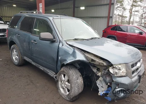 2012 Ford Escape Xlt z USA, uszkodzony, nr VIN 1FMCU0DG8CKB39452